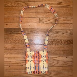 Wrangler single strap/ cross body bag